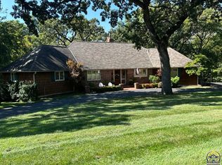 2833 SW Plass Ave, Topeka, KS 66611