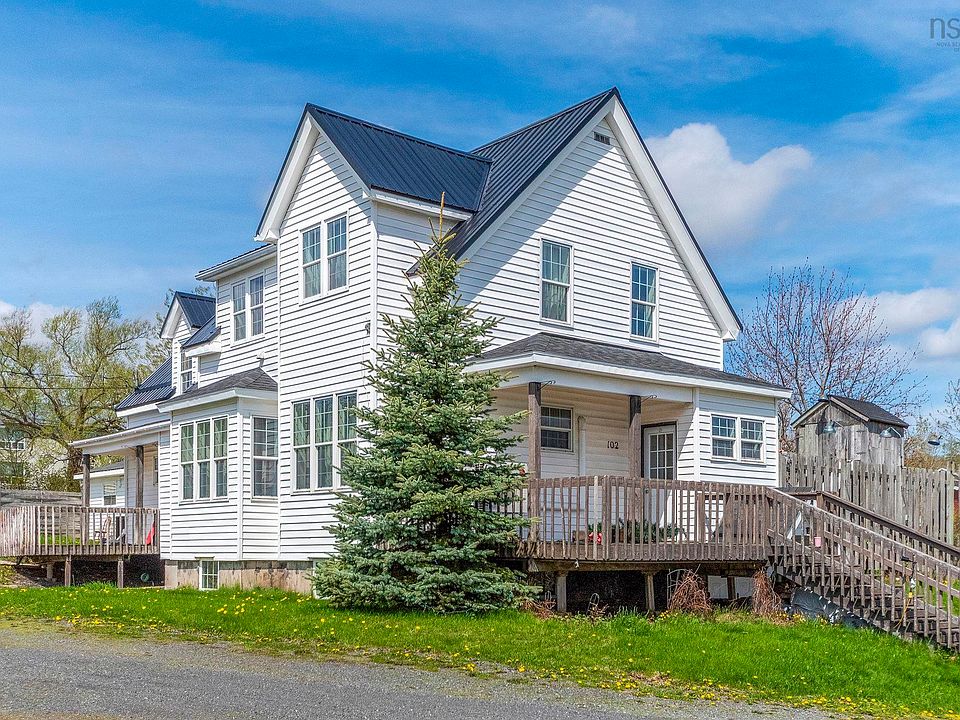 1st image of 102 N Foord St