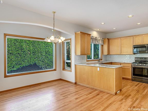 5th image of 3343 NE 12th Ave