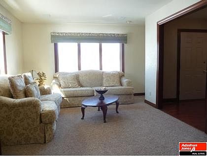 5th image of 523 Ledgewood Dr
