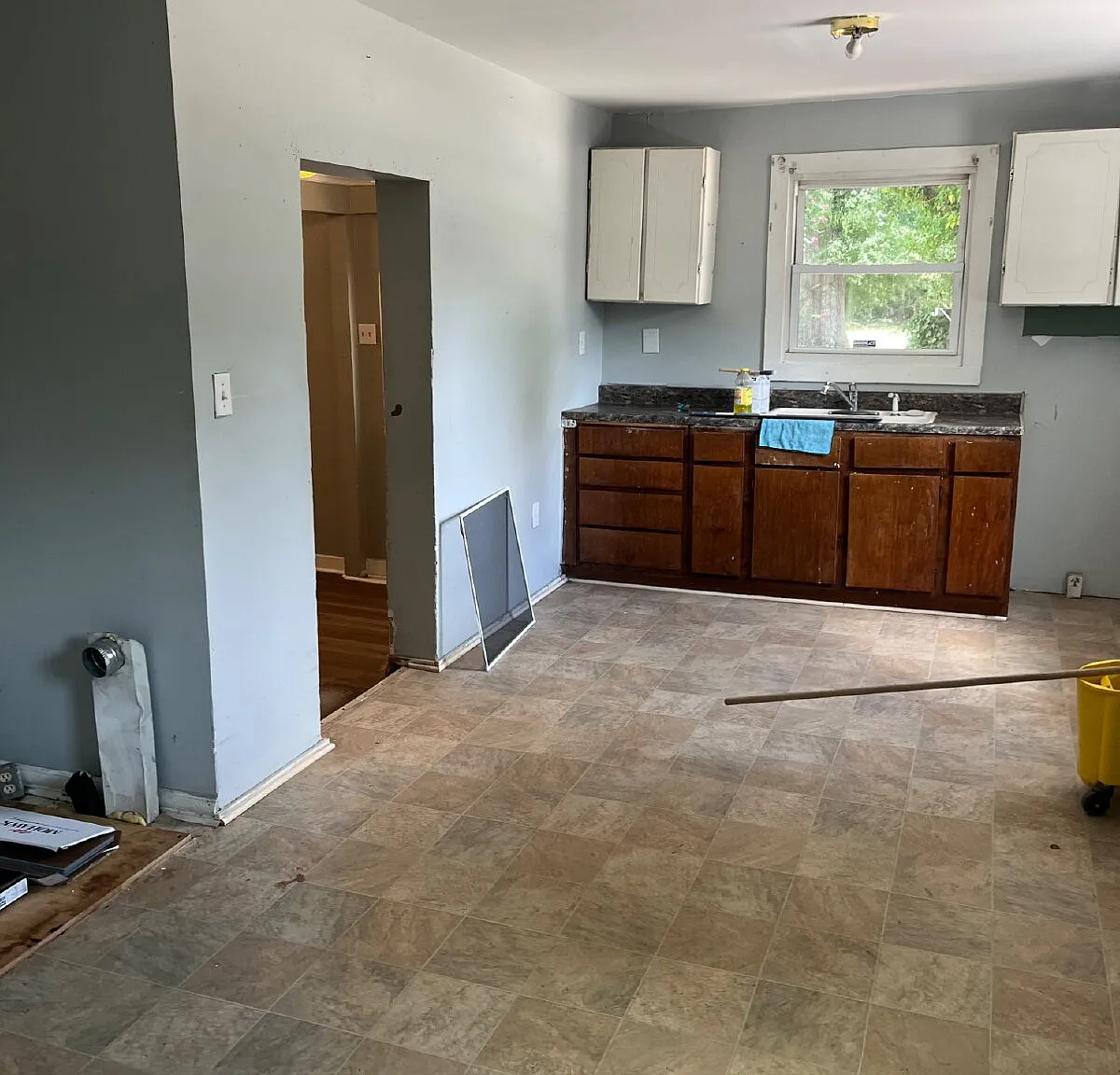2 bed, 1.0 bath, $975 — Photo 3