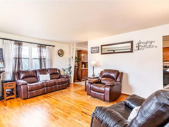 2nd image of 2142 Beloit Dr