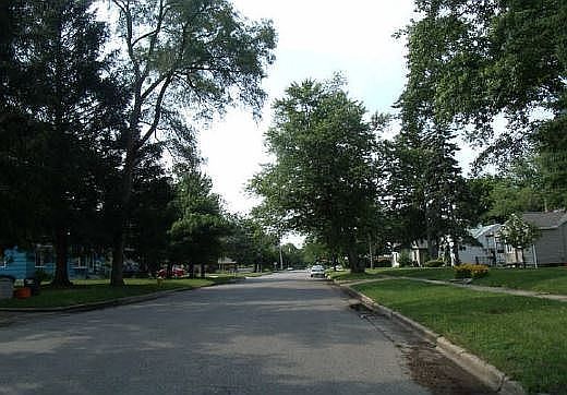 2nd image of 17 31st St N