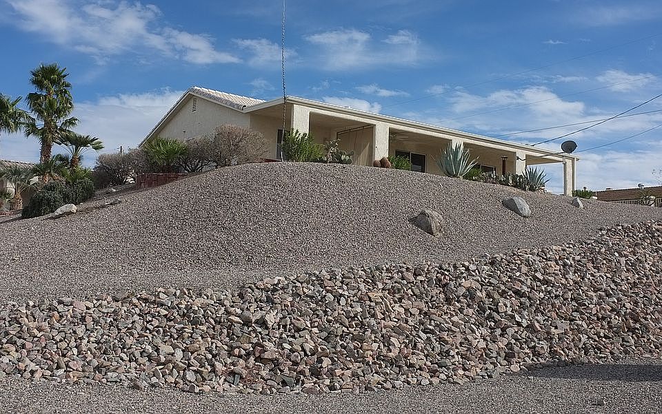 2nd image of 2856 Swirl Dr