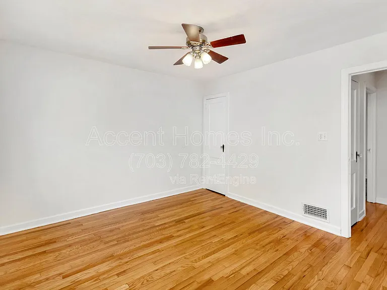 712 S Alfred St — Photo 17