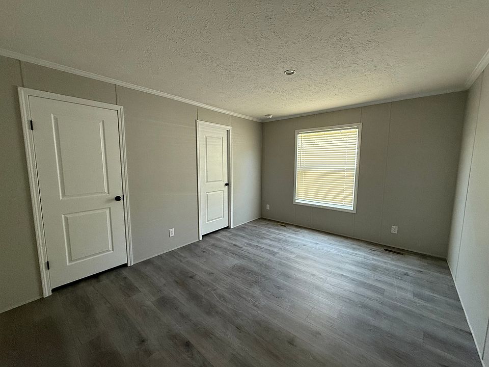 2nd image of 216 N Carolina Dr