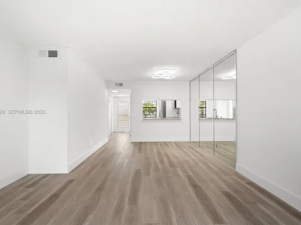 10130 Sunrise Lakes Blvd APT 210, Fort Lauderdale, FL 33322