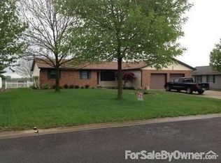 1670 S Lorene Dr, Nashville, IL 62263