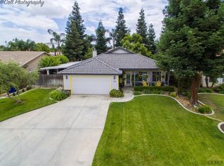 10015 Commodore Dr, Bakersfield, CA 93312