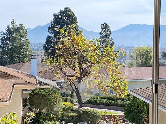 Amazing mountain views from your living room