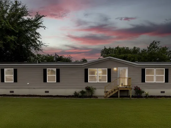 114 Saint Michaels Dr, Trinidad, TX 75163