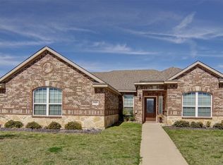 707 W Milas Ln, Glenn Heights, TX 75154