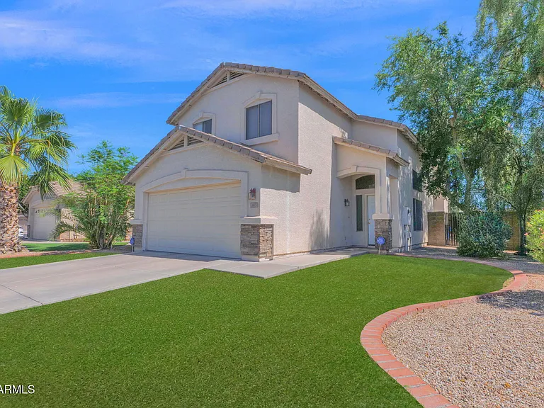 3415 E Menadota Dr — Photo 3