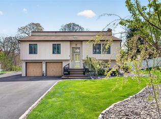 3 Arlington Dr, Harriman, NY 10926