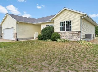 520 15th Ave SW, Mount Vernon, IA 52314