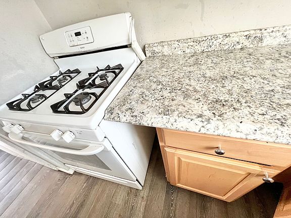 3rd image of 452 Britnie Ct