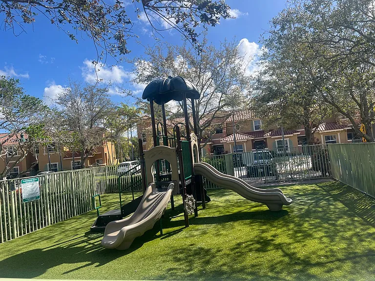 943 SW 143rd Ter #2109 — Photo 56