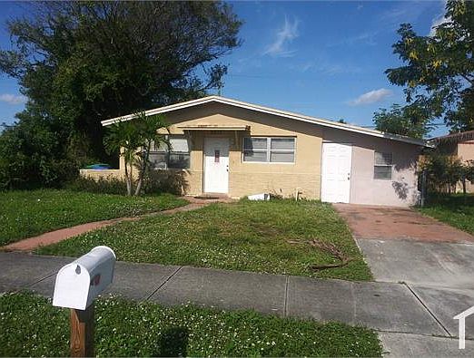 1st image of 2913 NW 13th St