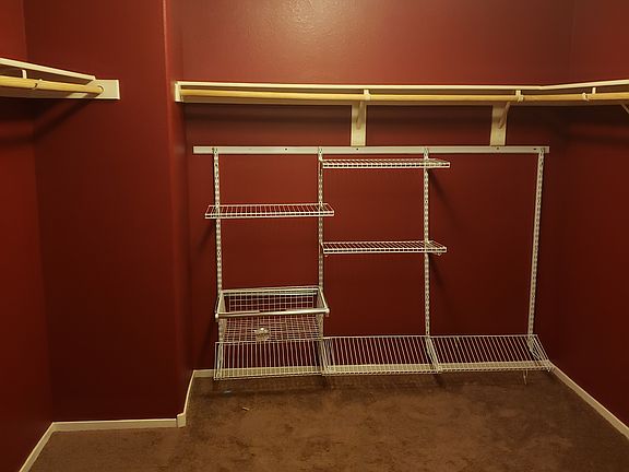 Master closet, huge