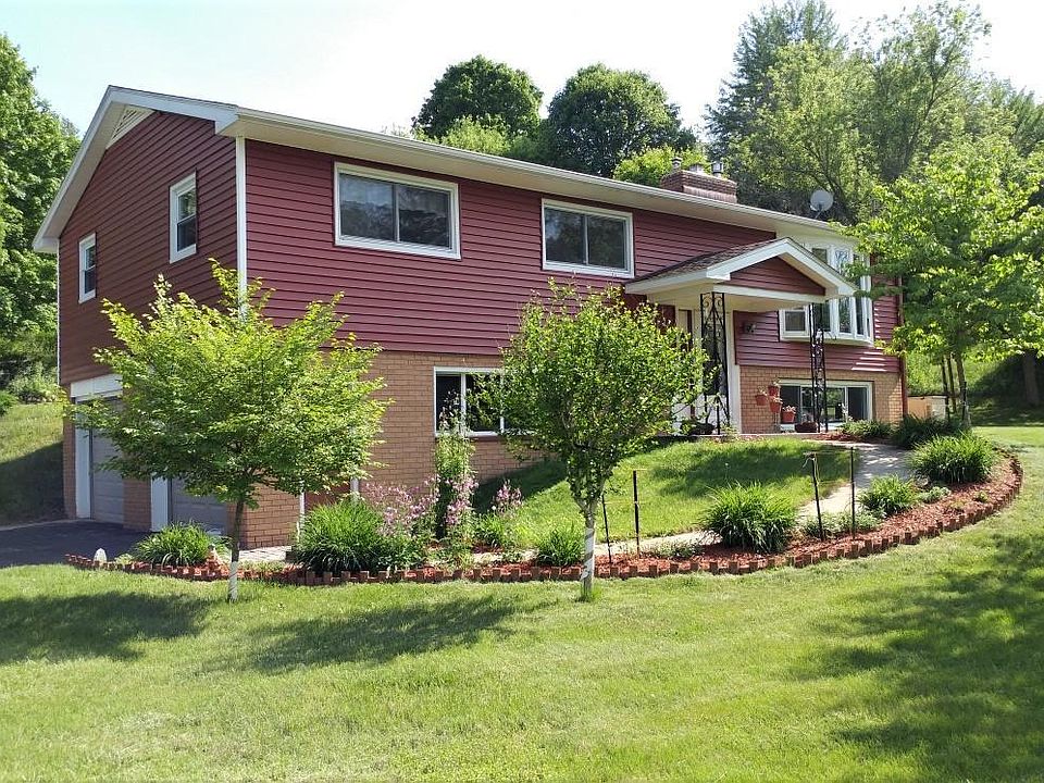 1st image of 10890 Grand River Dr SE