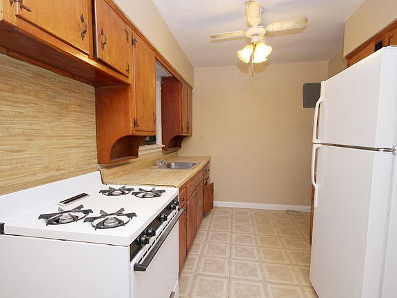 2nd image of 2584 38th St