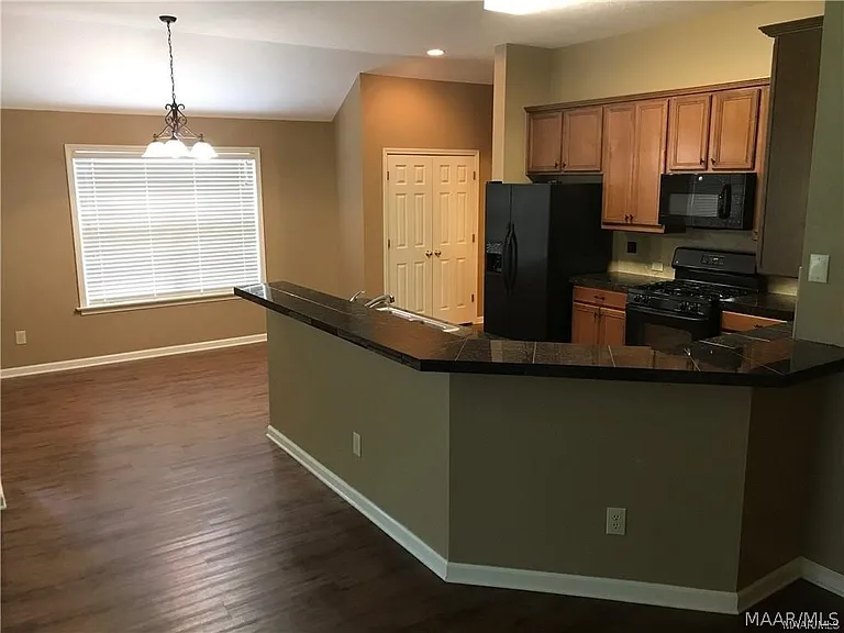 3912 Claiborne Cir — Photo 9
