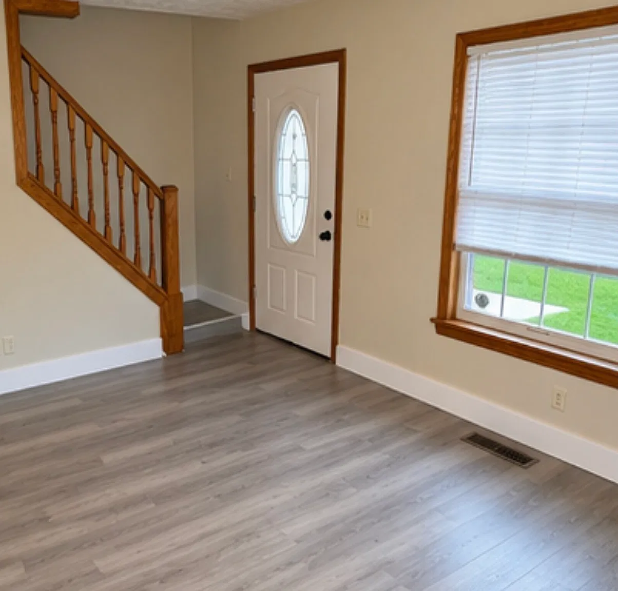 3 bed, 1.5 bath, 956 sqft, $1,500 — Photo 2
