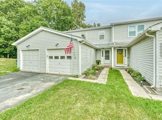 5664 Running Brook Rd, Farmington, NY 14425