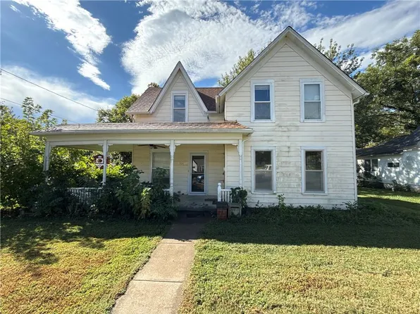 305 W Adams St, Butler, MO 64730