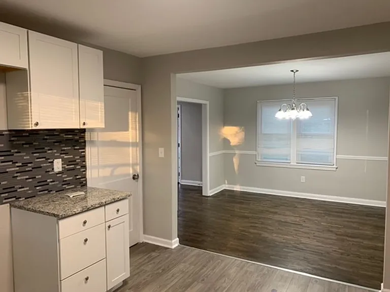 2111 Kimberly Rd SW — Photo 3