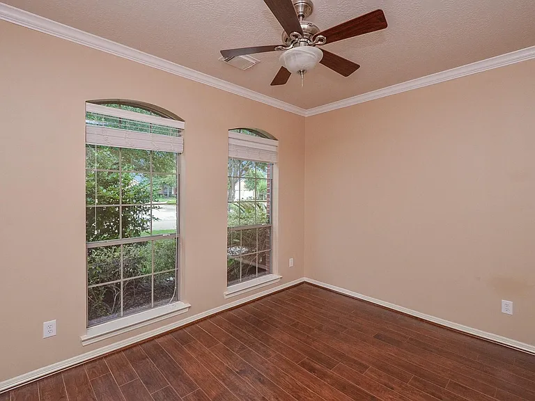 4019 Jade Cove Ln — Photo 14