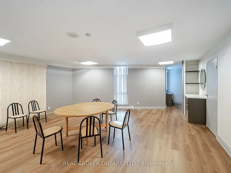 250 Queens Quay W #604 — Photo 37