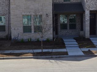 6804 Henry Dr, North Richland Hills, TX 76180