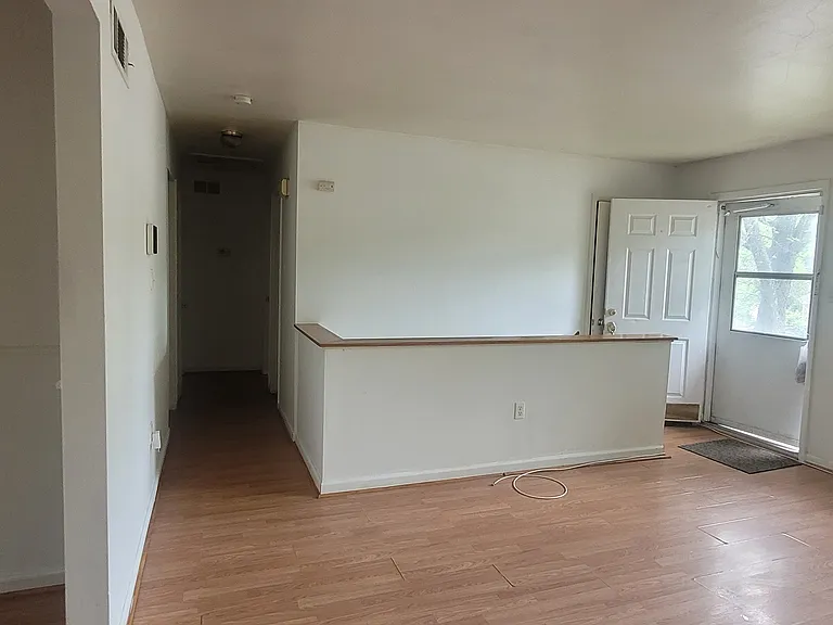 4419 Kentmore Dr — Photo 37