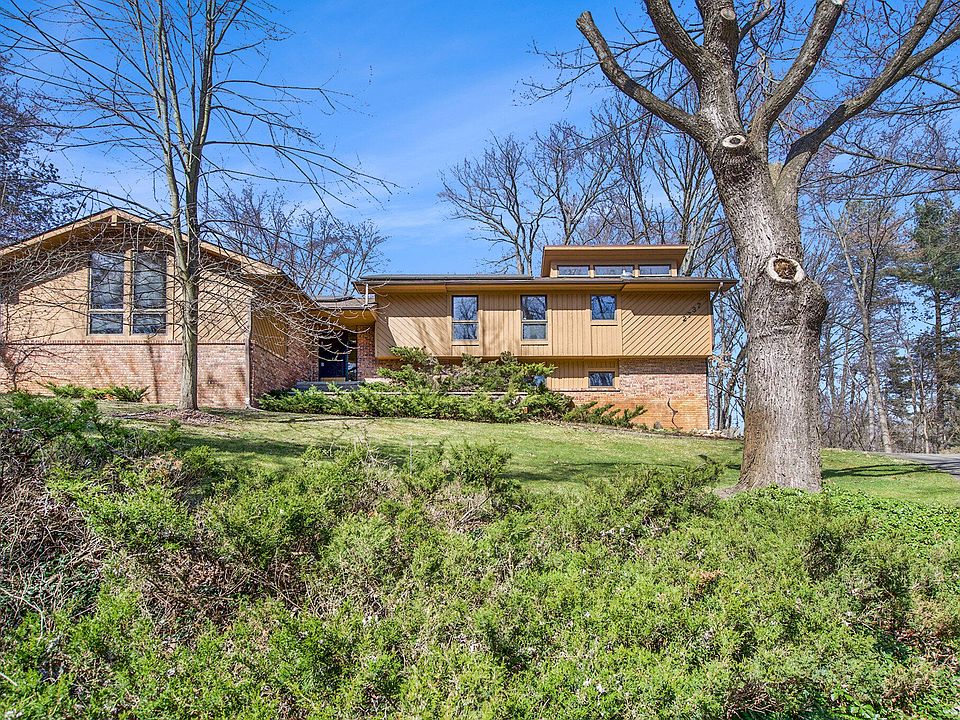 1st image of 2737 Laurentide Dr