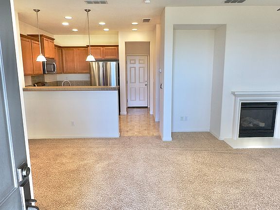 4th image of 209 Blossom Rock Ln