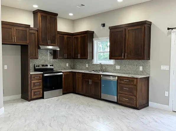 592 E Main St, Van, TX 75790