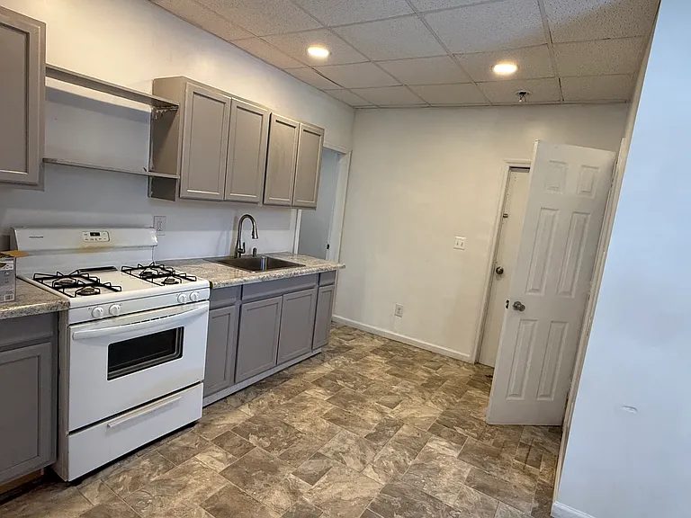 760 Bailey St #1 — Photo 3