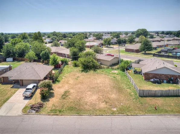 1532 Tudor Dr, Moore, OK 73160