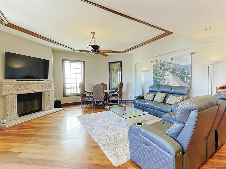 120 C Ave #201 — Photo 4
