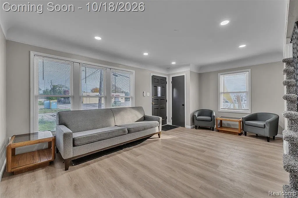 2 bed, 1.0 bath, 1500 sqft, $1,200 — Photo 3