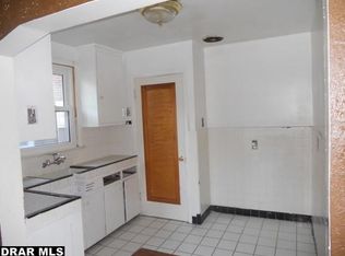 15461 Carlisle St, Detroit, MI 48205