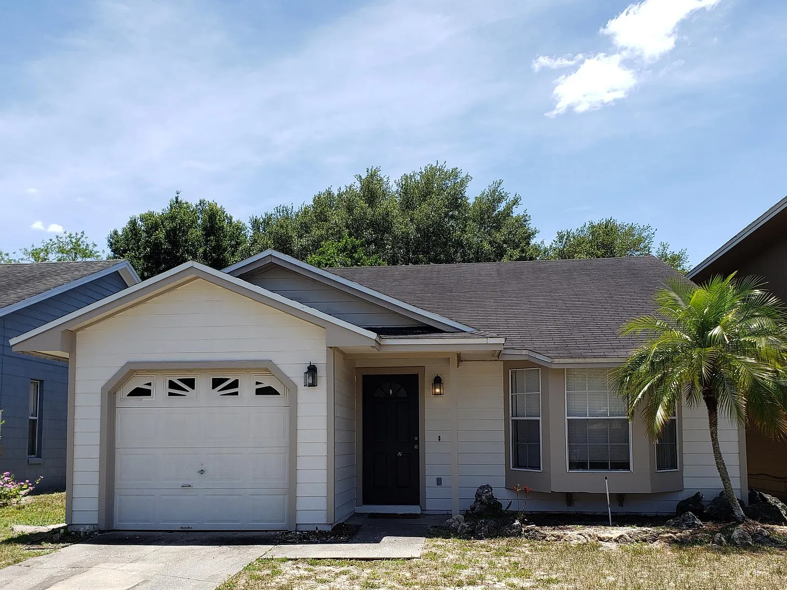 3 bed, 1114 sqft, $2,050 — Photo 1