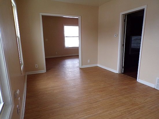 5th image of 1420 Ferry Ave #1