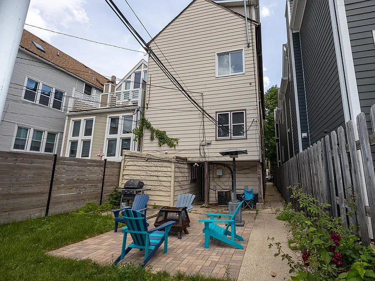 1241 W Barry Ave #1 — Photo 11