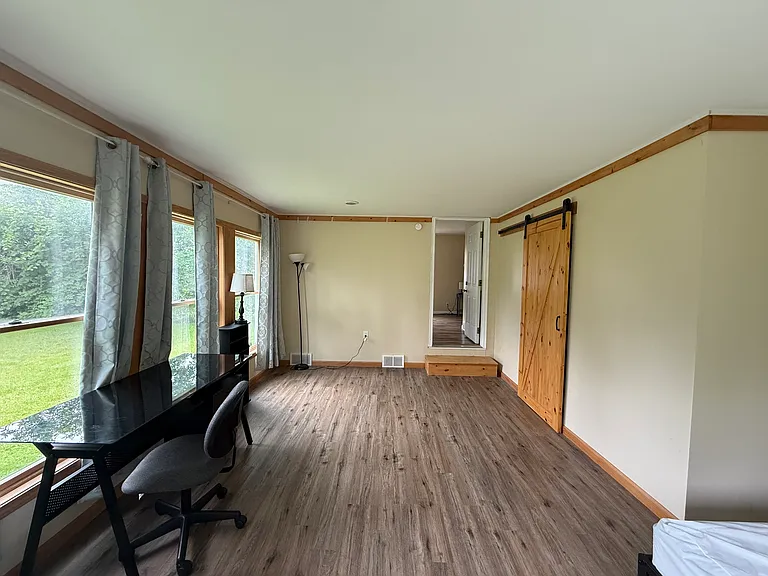 10 Stanford Rd — Photo 9