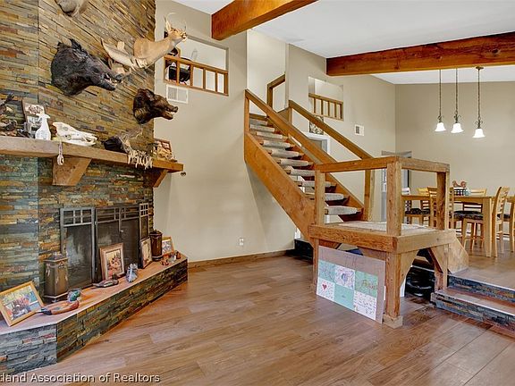 3rd image of 4734 Monterey Dr