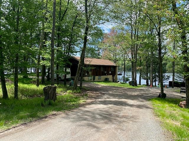 1st image of 739 Lake View Dr