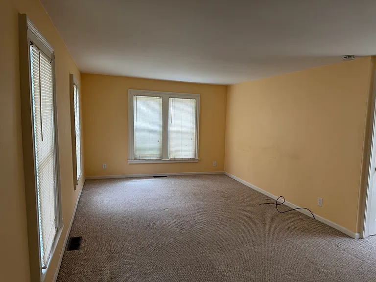 32 Hamilton St #1 — Photo 7