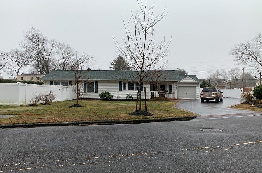 1st image of 601 Lynn Ave